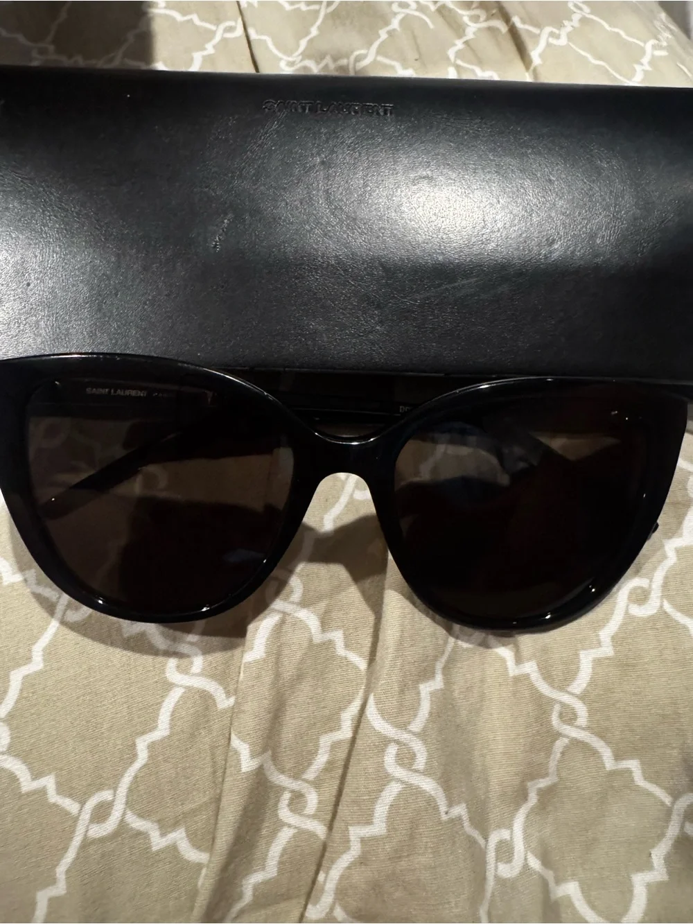 Saint Laurent Black Cat-Eye Sunglasses with Dark Lenses - Picture 3 of 5